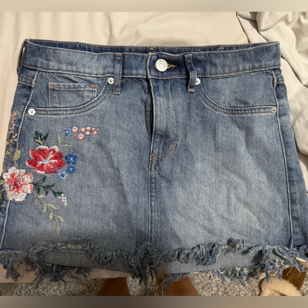 Express Embroidered Denim flower Skirt size 4